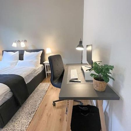 Modern Cozy Apt. -With 2 Tv, Netflix And Work Desk Essen Ngoại thất bức ảnh
